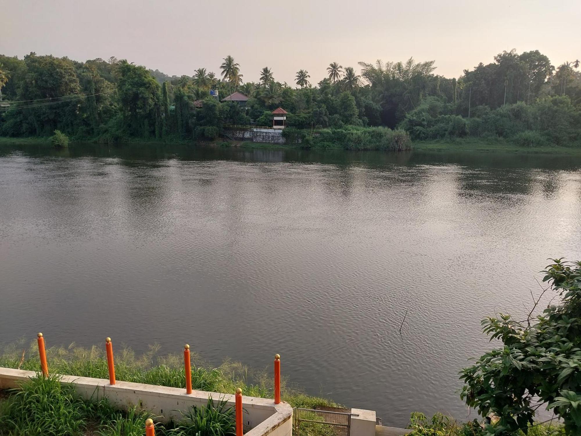 Stayberries River Rock Villa Athirapilly Kizhake Chālakudi Екстериор снимка